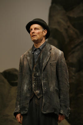 Production Photograph Featuring Bill Irwin (Waiting For Godot)    (2012.200.106)