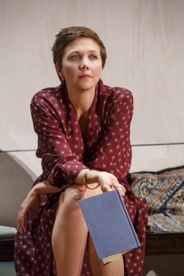 Production Photograph Featuring Maggie Gyllenhaal (The Real Thing, 2014) (2016.200.9)