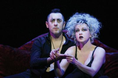 Production Photograph Featuring Alan Cumming and Cyndi Lauper (Three Penny Opera)  (2012.200.26)