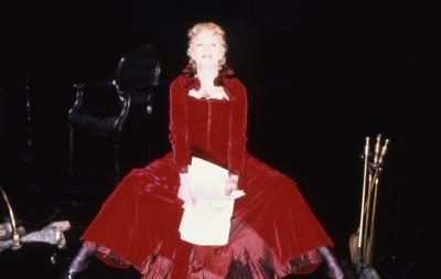 Production Photograph Featuring Susannah York (Hedda Gabler, 1981)  (2011.200.612)