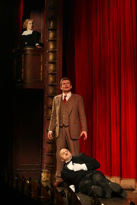 Production Photograph Featuring Charles Edwards, Cliff Saunders, and Jennifer Ferrin (The 39 Steps) (2011.200.363)