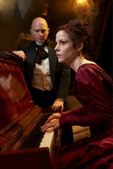 Production Photograph Featuring Michael Cerveris and Mary Louise Parker (Hedda Gabler, 2009)