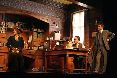 Production Photograph Featuring Jefferson Mays, Boyd Gaines, and Claire Danes (Pygmalion, 2007)      (2011.200.1184)