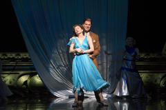 Production Photograph Featuring Donna Murphy and Christopher Innvar (The People in the Picture) 
